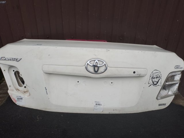 Кришка багажника кузова 6440133401 TOYOTA