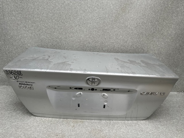 Кришка багажника кузова 64401AA060 TOYOTA