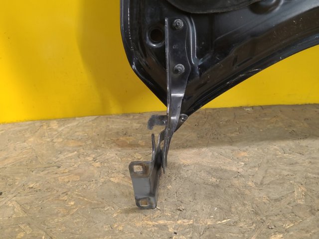 Шарнір капота правий 654004CL0A NISSAN