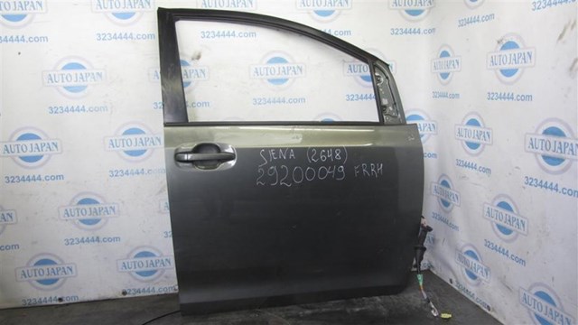 Пасажирські передні двері 6700108040 TOYOTA