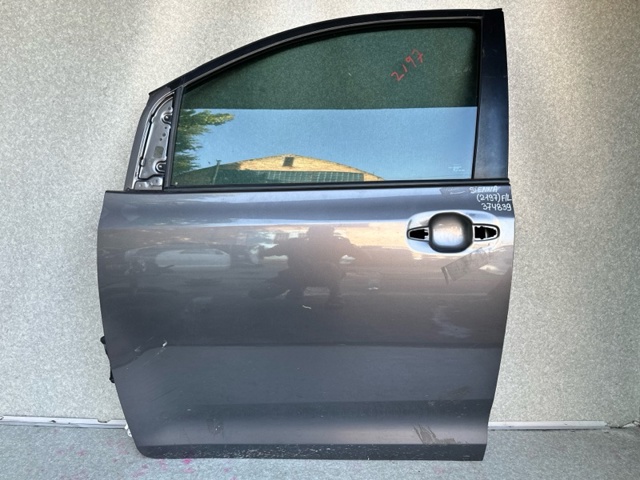 Водійські двері 6700208060 TOYOTA