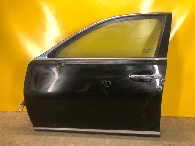 Водійські двері 6700250080 TOYOTA