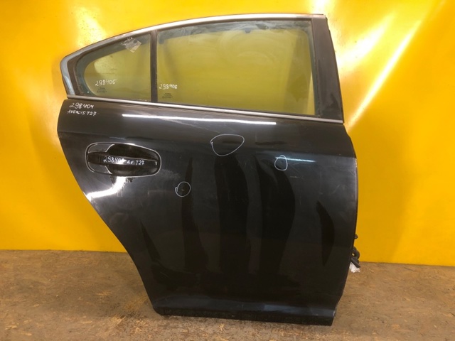 Двері задні в зборі 6700305040 TOYOTA