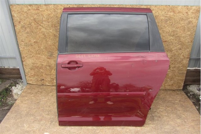 Двері задні 6700408130 TOYOTA