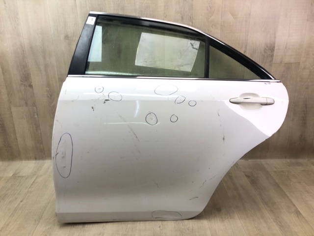 Двері пасажирськи задні ліві 6700433170 TOYOTA