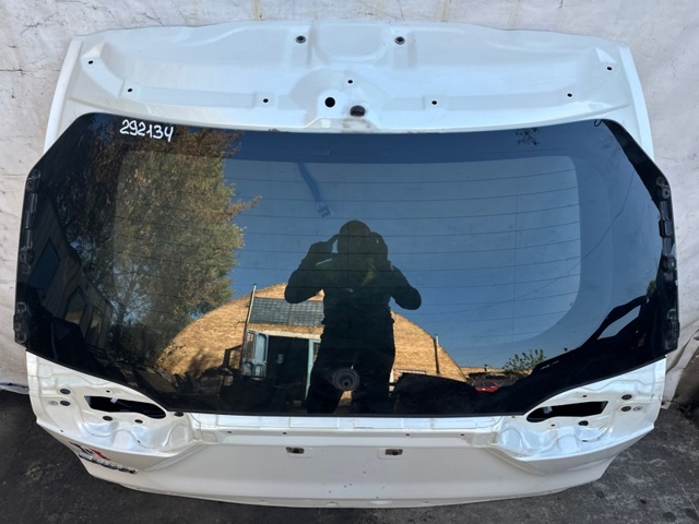 Двері багажника 6700542650 TOYOTA