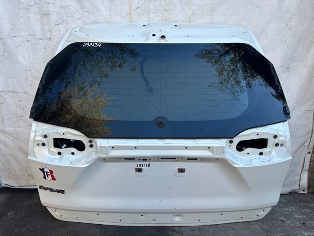 П'яті двері 6700542650 TOYOTA