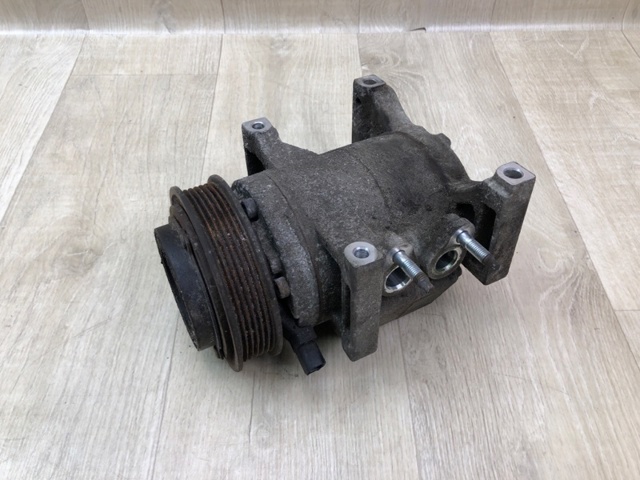 Компресор кліматичної установки 68021637AE CHRYSLER