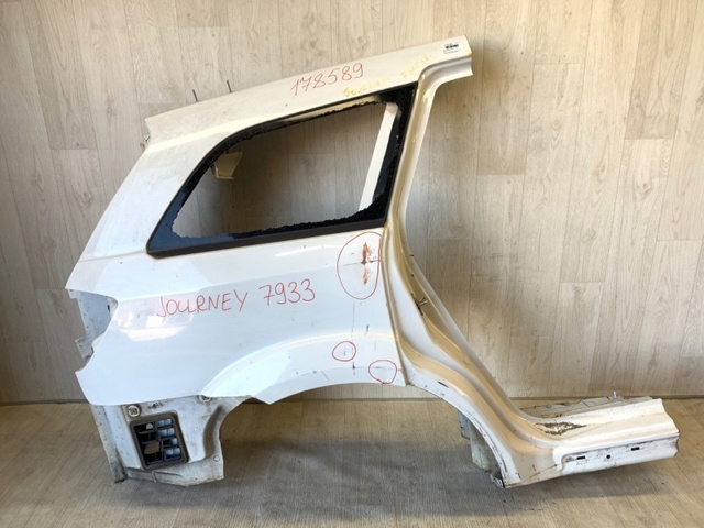 Бічна частина задні праві 68035430AA CHRYSLER