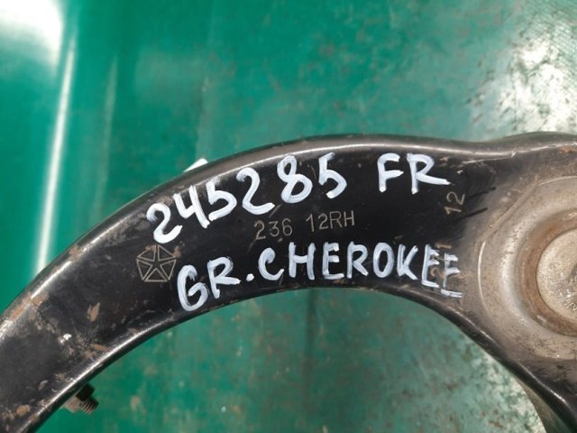 Важіль передньої підвіски верхній, правий 68046196AH CHRYSLER