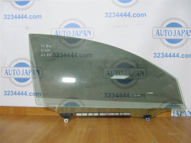 Скло передньої правої двері 6810130780 TOYOTA