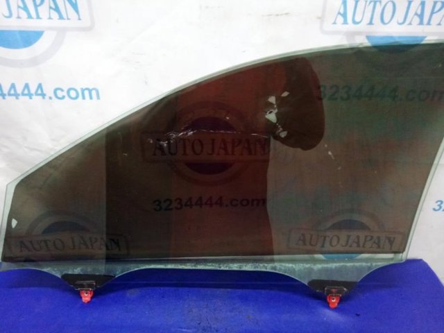 Скло передньої правої двері 6810133130 TOYOTA