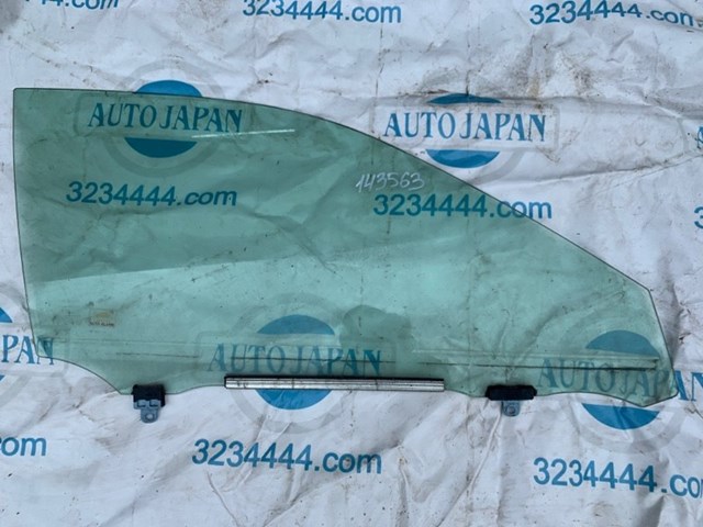 Скло пасажирських дверей 6810133151 TOYOTA