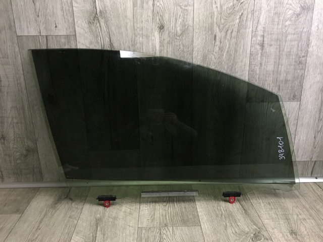Скло передніх дверей, правою 6810147200 TOYOTA