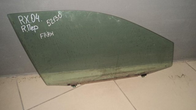 Скло передніх дверей, правих 6810148070 TOYOTA