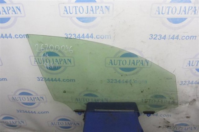 Скло передніх дверей, правих 6810178010 TOYOTA