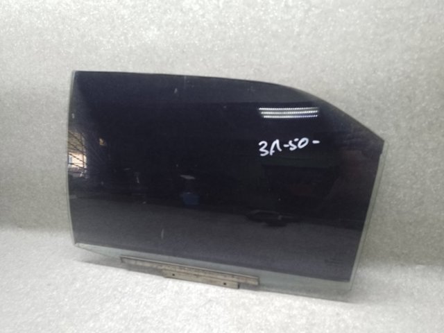 Скло заднє ліве 6810406170 TOYOTA