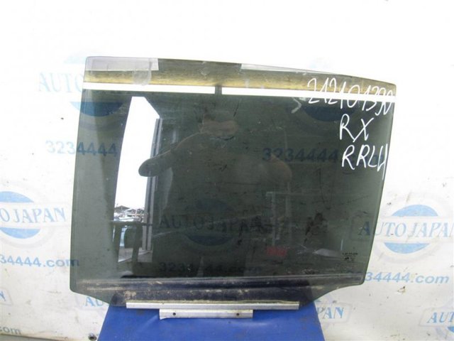 Скло заднє ліве 681040E010 TOYOTA