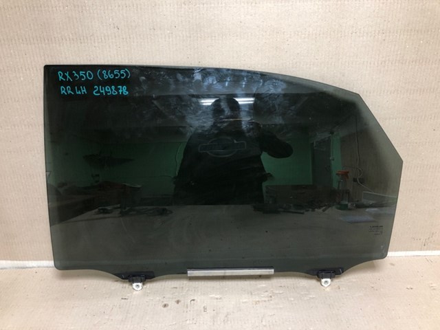 Скло заднє ліве 681040E020 TOYOTA