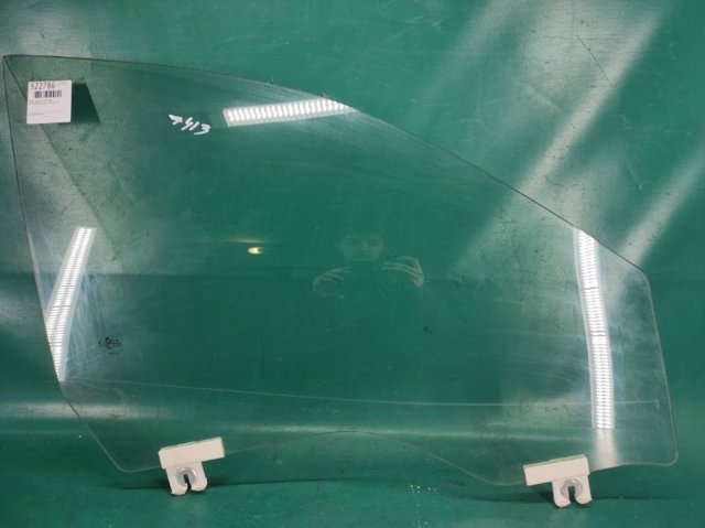 Скло пасажирських дверей 68104584AC CHRYSLER