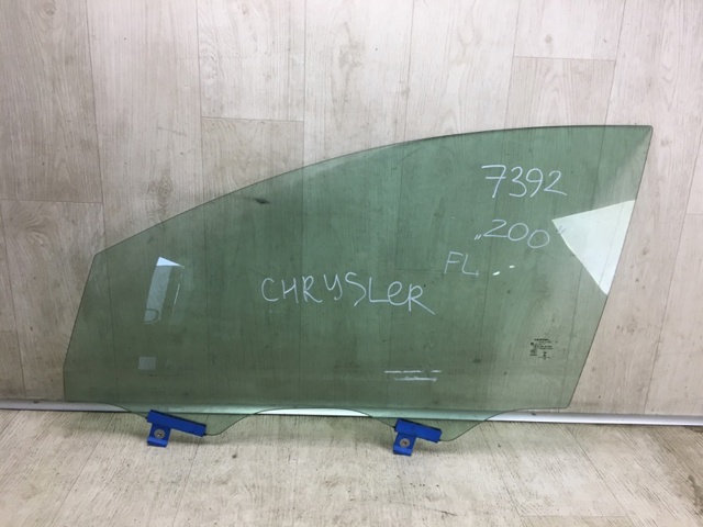 Скло передніх дверей, лівих 68104919AA CHRYSLER
