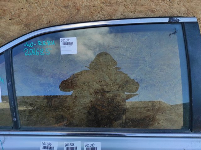 Скло заднє праве 6811333150 TOYOTA