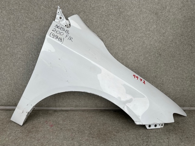Переднє праве крило 68143656AA CHRYSLER