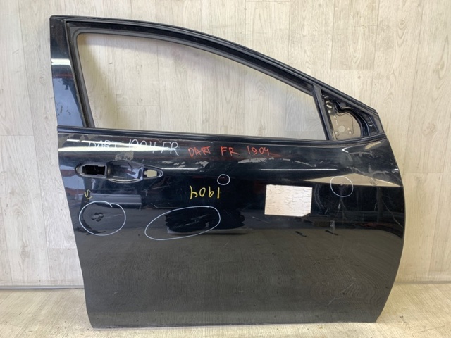 Пасажирські передні двері 68158724AA CHRYSLER