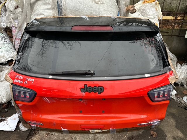 Двері багажника 68242348AA CHRYSLER