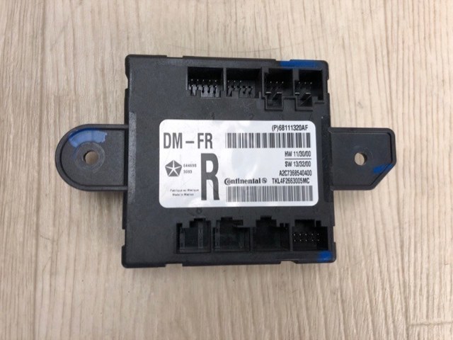 Блок комфорту передніх дверей 68376080AB CHRYSLER
