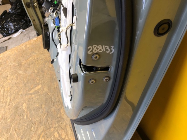 Внутрішній дверний замок 6903062010 TOYOTA
