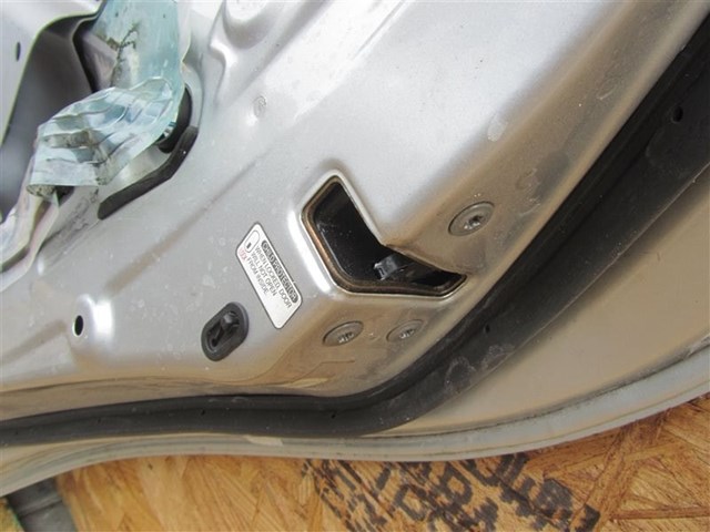 Замок задньої дверї, правої 69050AA020 TOYOTA