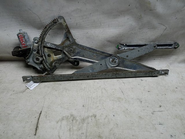 Склопідйомник передньої лівої двері 698020C030 TOYOTA