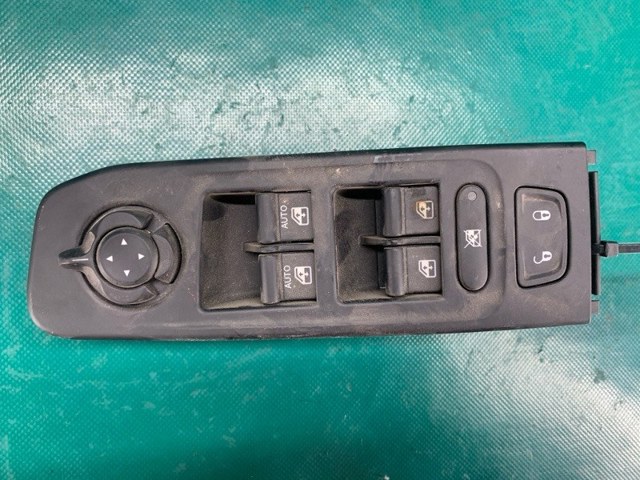 Кнопки переднього лівого склопід'ємника 6EZ84LXHAA CHRYSLER