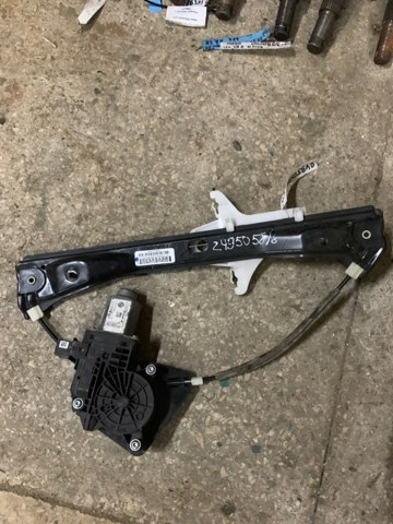 Моторчик склопідйомника двері задніх, правих 6R0959812D VAG