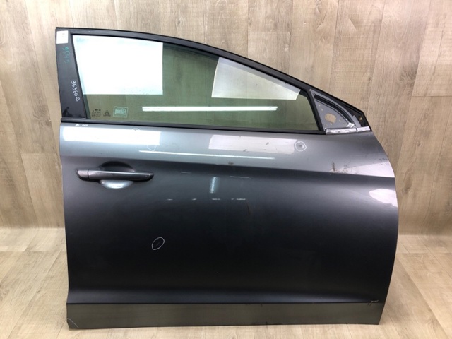 Пасажирські передні двері 76004F2000 HYUNDAI