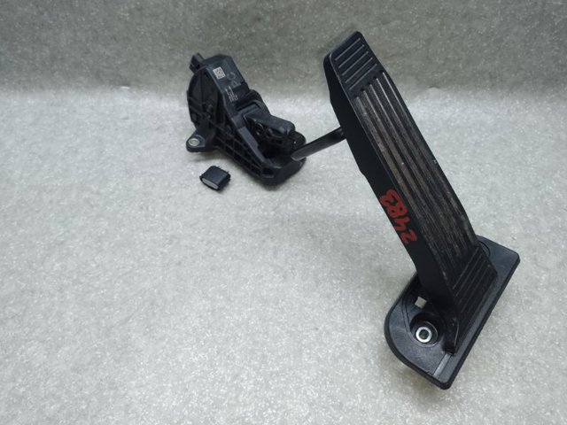 Педаль акселератора 7810106010 TOYOTA