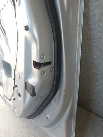 Дверка передня права 801006FL0A NISSAN