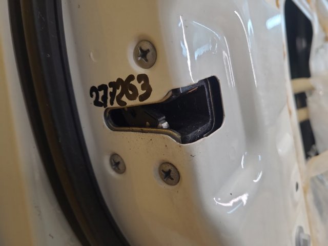 Замок водійських дверей 805014NP0A NISSAN