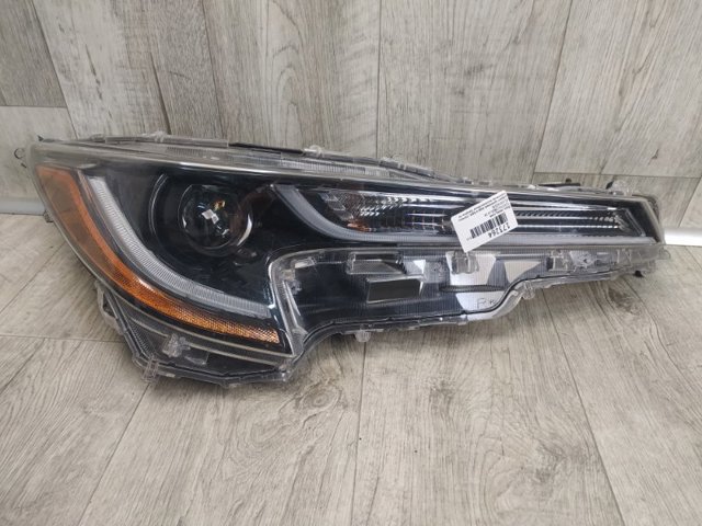 Фара комбінована, передня 8111002S30 TOYOTA