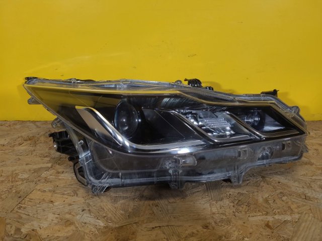 Основна фара - вставка 8111002T31 TOYOTA