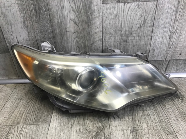 Права блок фара 8111006470 TOYOTA