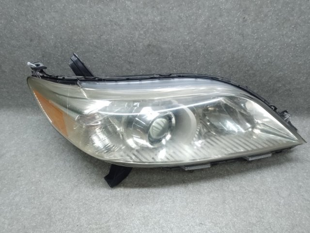 Фара основна права 8111008030 TOYOTA