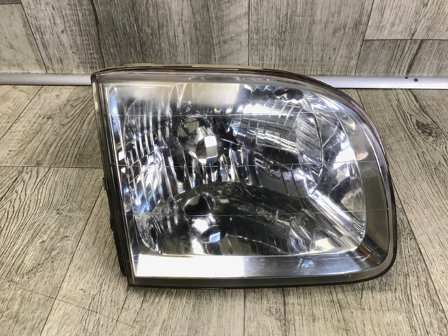 Основна фара - вставка 811100C020 TOYOTA