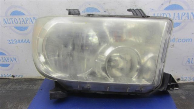 Фара комбінована, передня 811100C051 TOYOTA
