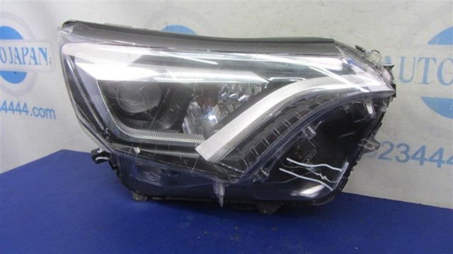 Фара основна права 811100R080 TOYOTA