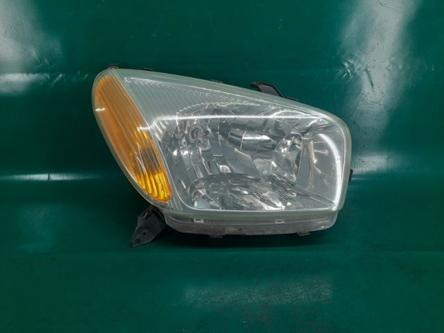 Фара комбінована, передня 8111042190 TOYOTA