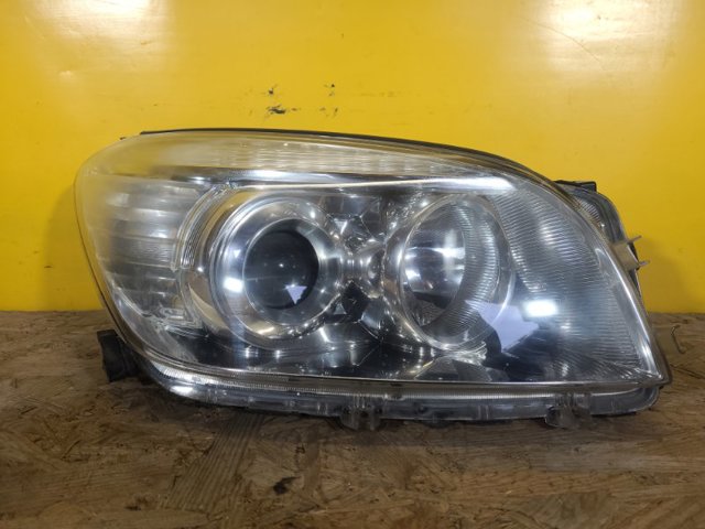 Фара правая 8113042360 TOYOTA
