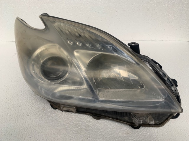 Фара передня права Тойота Пріус