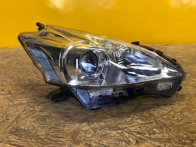 Фара основна права 8113047420 TOYOTA